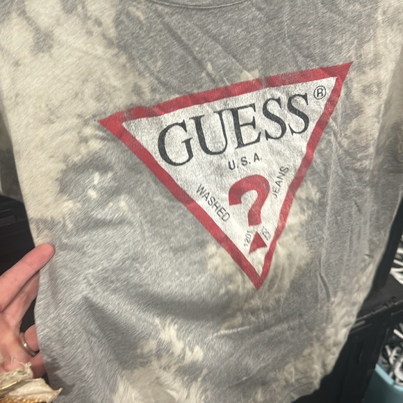 Guess graphic tee bought from buckle - Picture 2 of 2